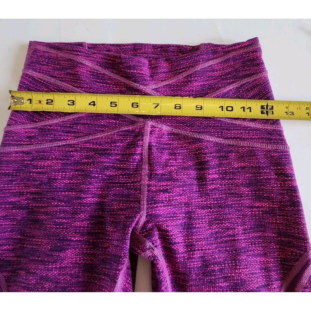 Lululemon Free Flow Jacquard Crop Size 4 - Comfortable & Stylish Athletic Wear - Picture 5 of 5